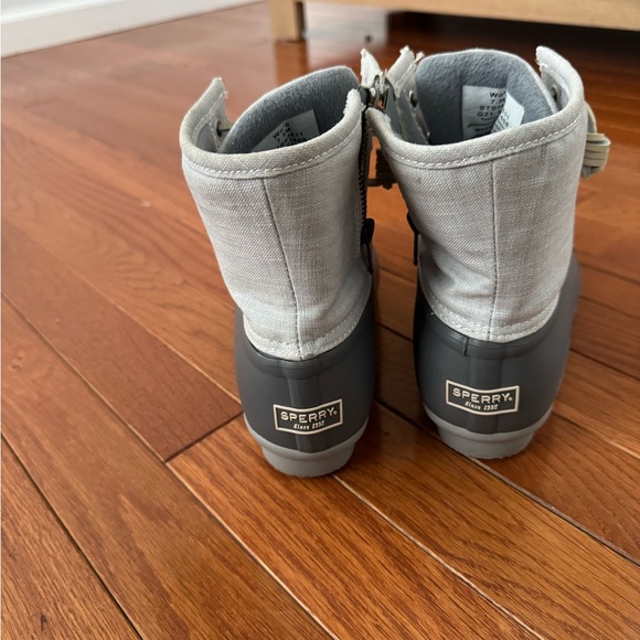 Sperry Duck Boots (Waterproof) Size w7.5 - Picture 3 of 6